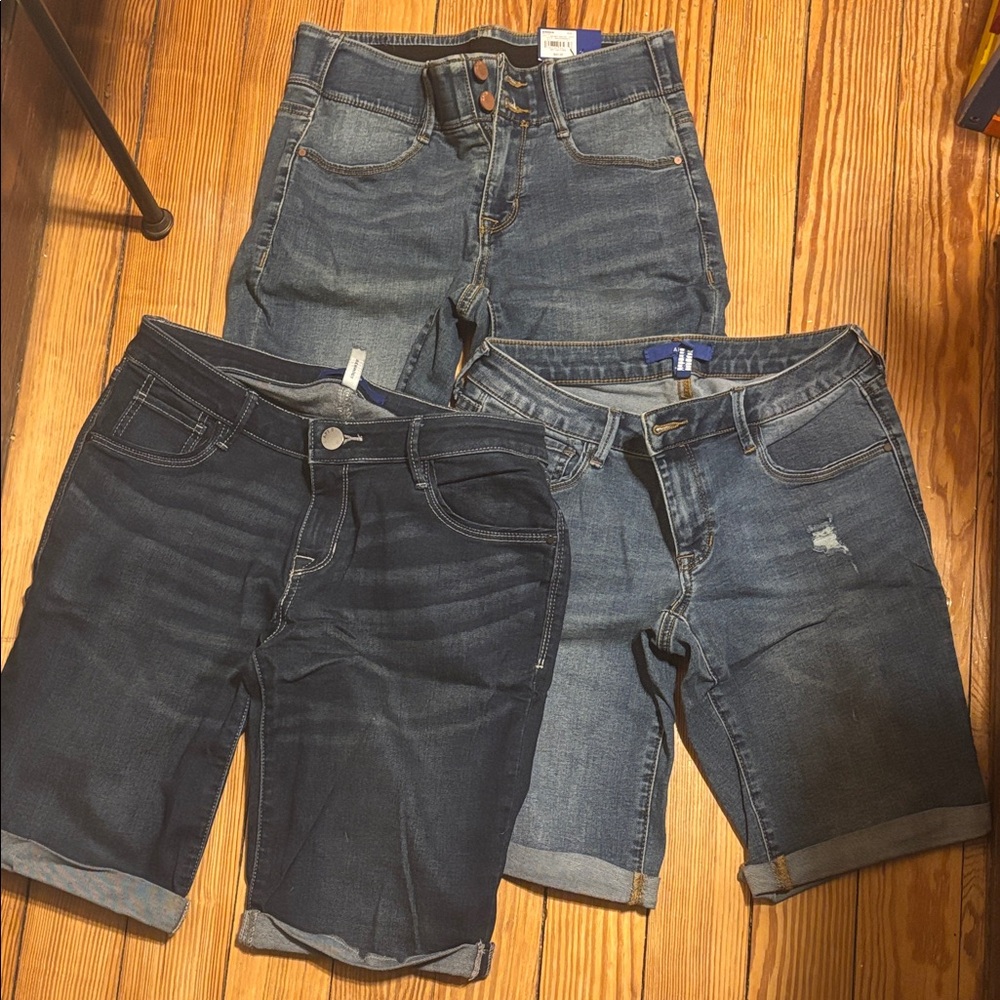 Apt. 9 Women's Denim Bermuda Shorts Lot of 3 like new and one NWT tummy control
